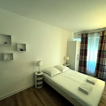 Tour Magne-8 Pers-parking-clim Appartement *