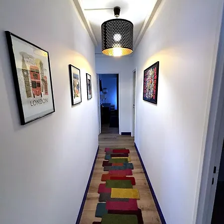 Tour Magne-8 Pers-parking-clim Appartement Nîmes