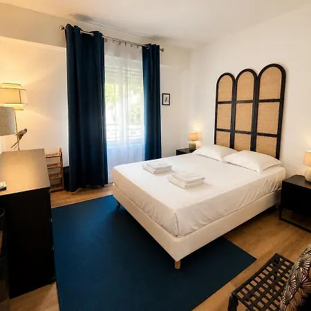 Appartement Tour Magne-8 Pers-parking-clim Nîmes